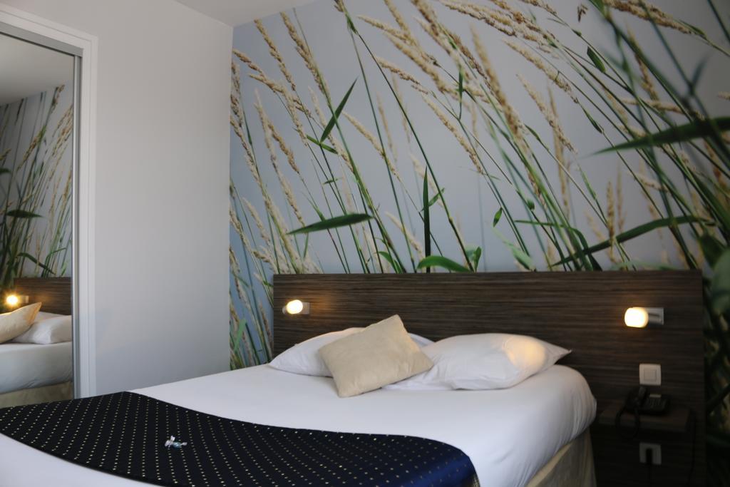 The Originals City, Hotel Dau Ly, Lyon Est Bron Exterior photo