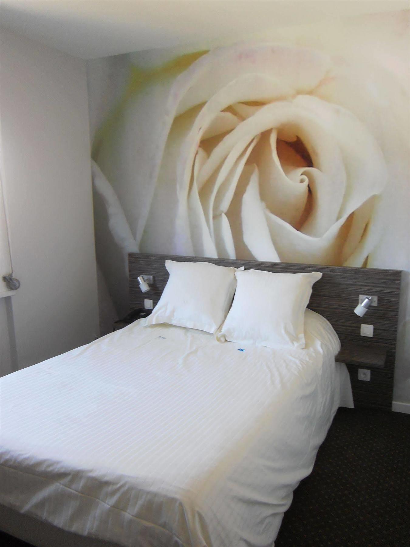 The Originals City, Hotel Dau Ly, Lyon Est Bron Exterior photo