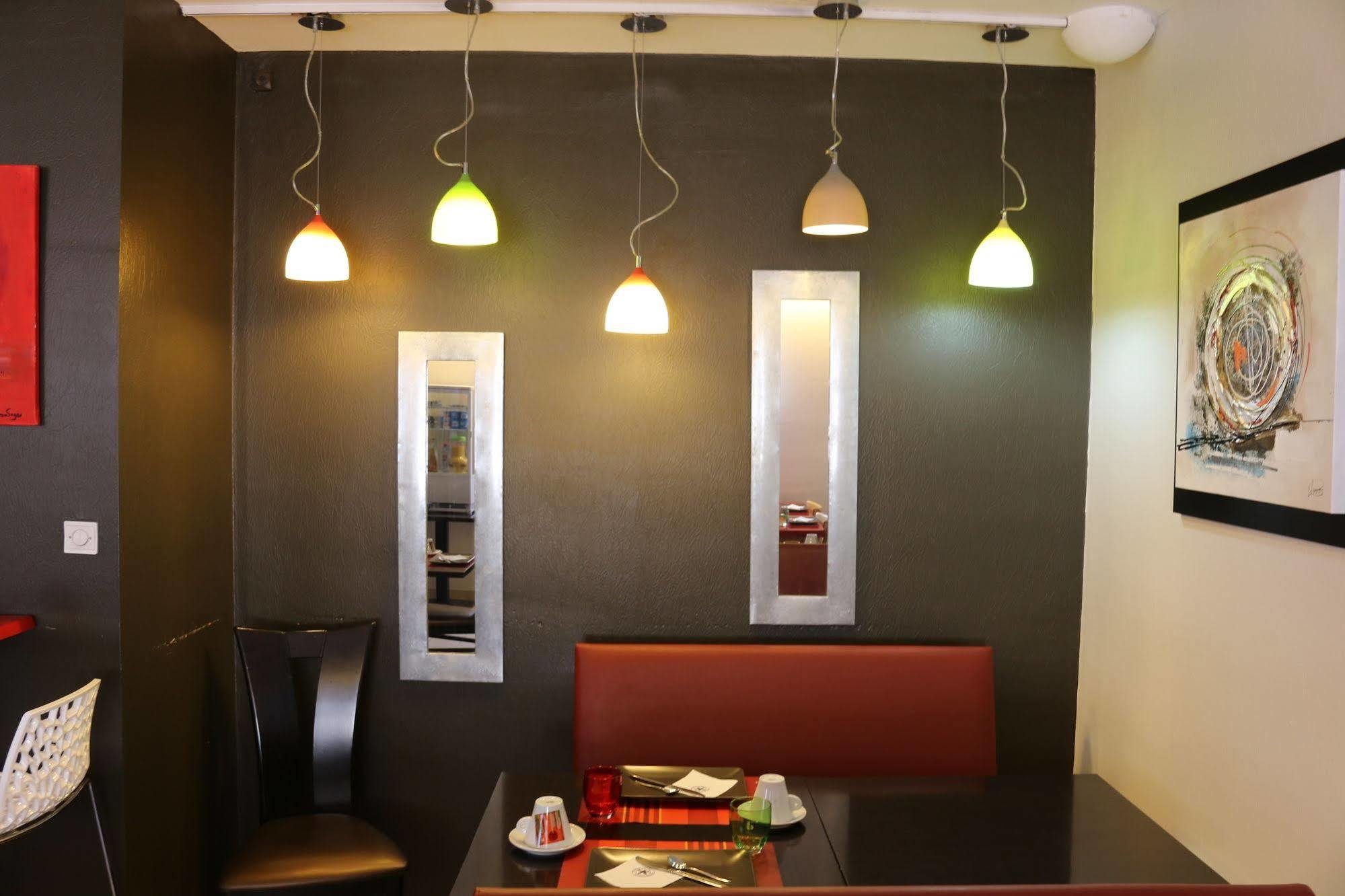 The Originals City, Hotel Dau Ly, Lyon Est Bron Exterior photo